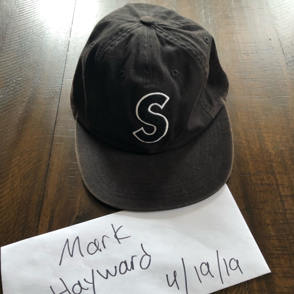 Supreme over dried S logo